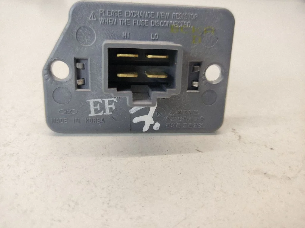 Heater blower fan relay – Hyundai Tucson JM (2004-2009)