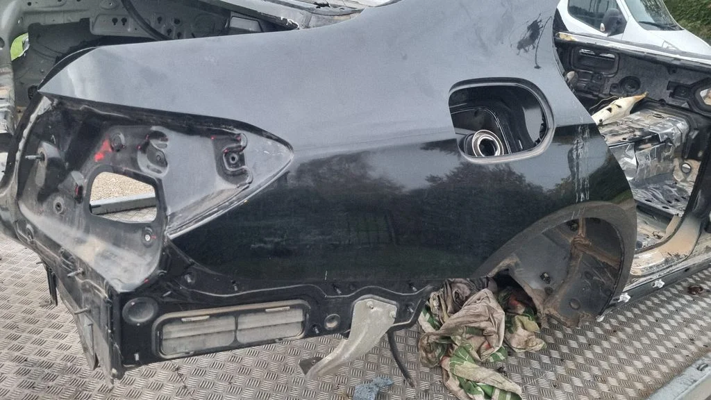 Rear quarter panel W213DP