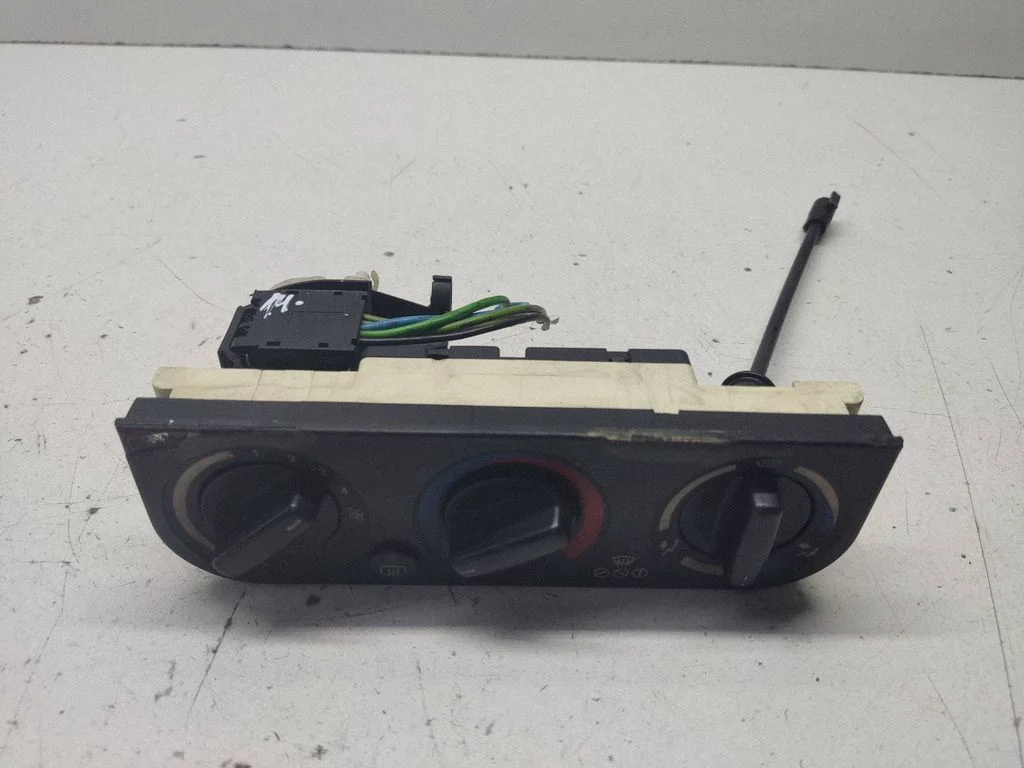 Climate control unit 1393870