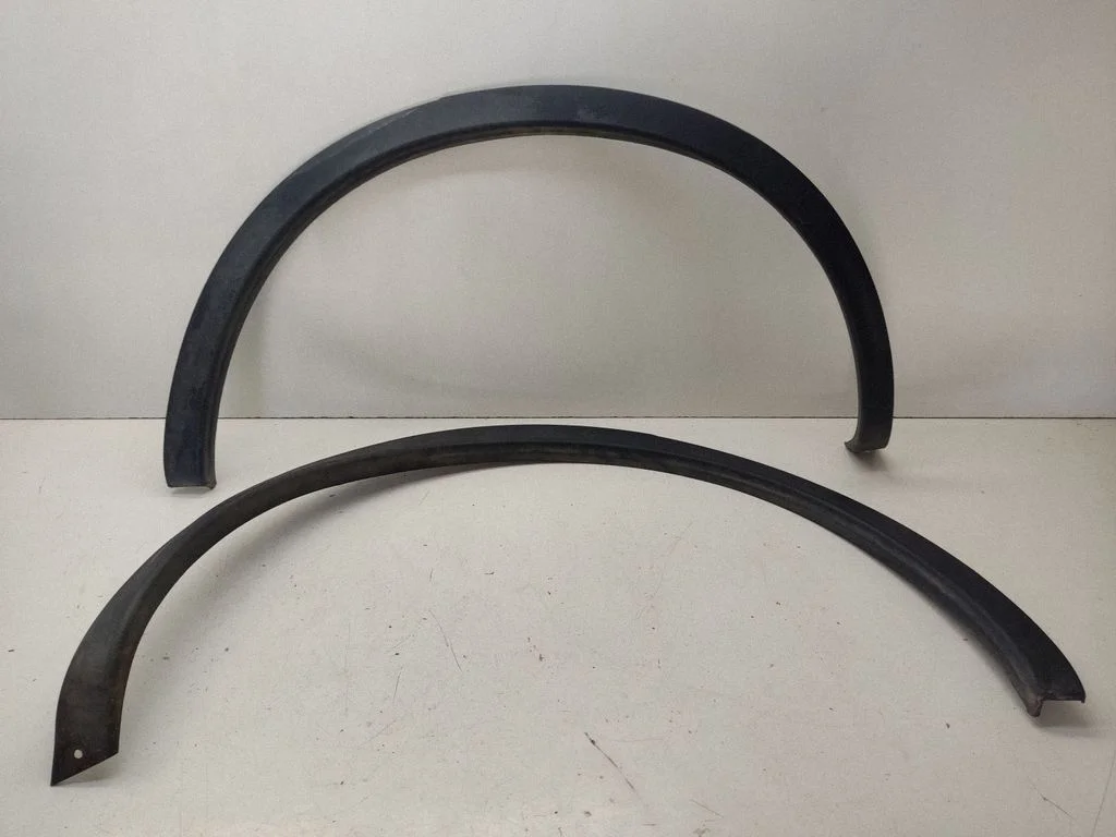 Rear arch trim 93828JD000