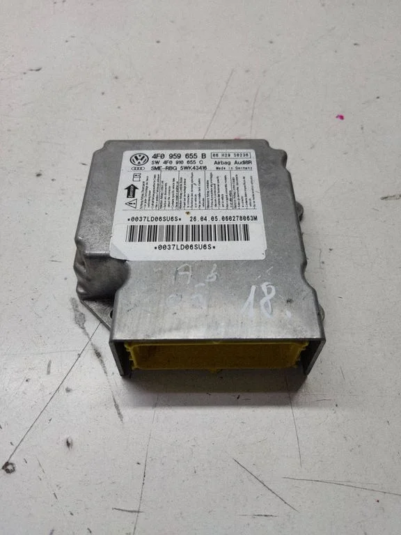 Airbag control unit/module 4F0959655B