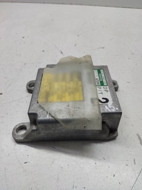 Turvapatjade juhtplokk – Toyota RAV 4 (XA20) (2000-2005)