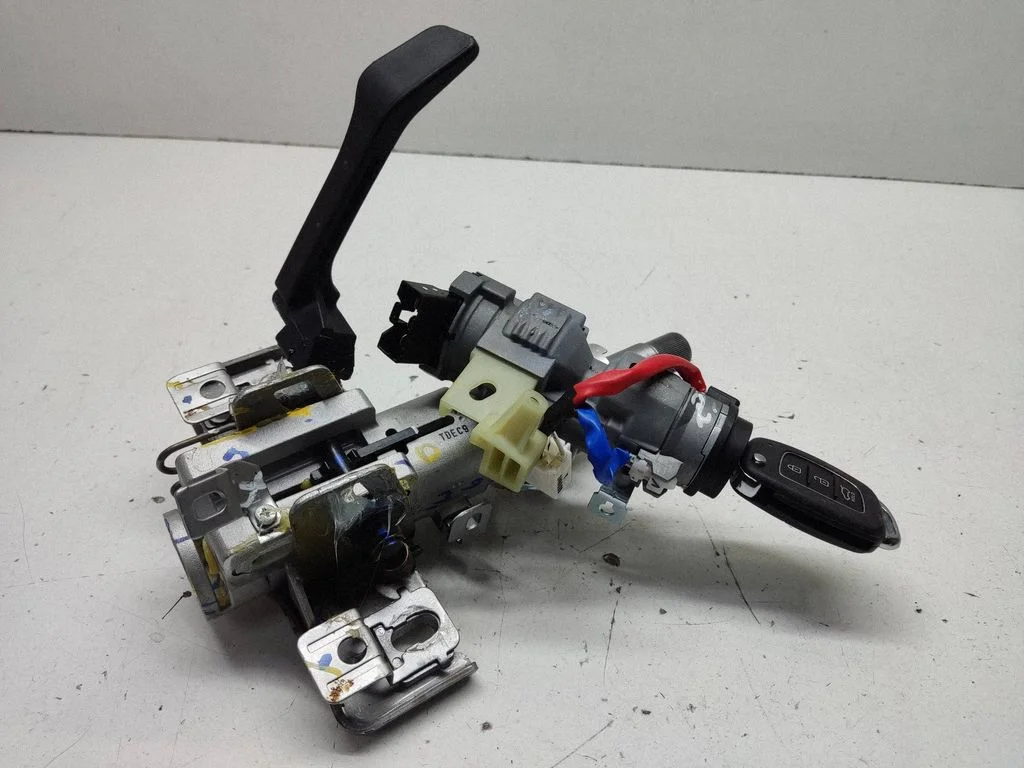 Ignition lock – front