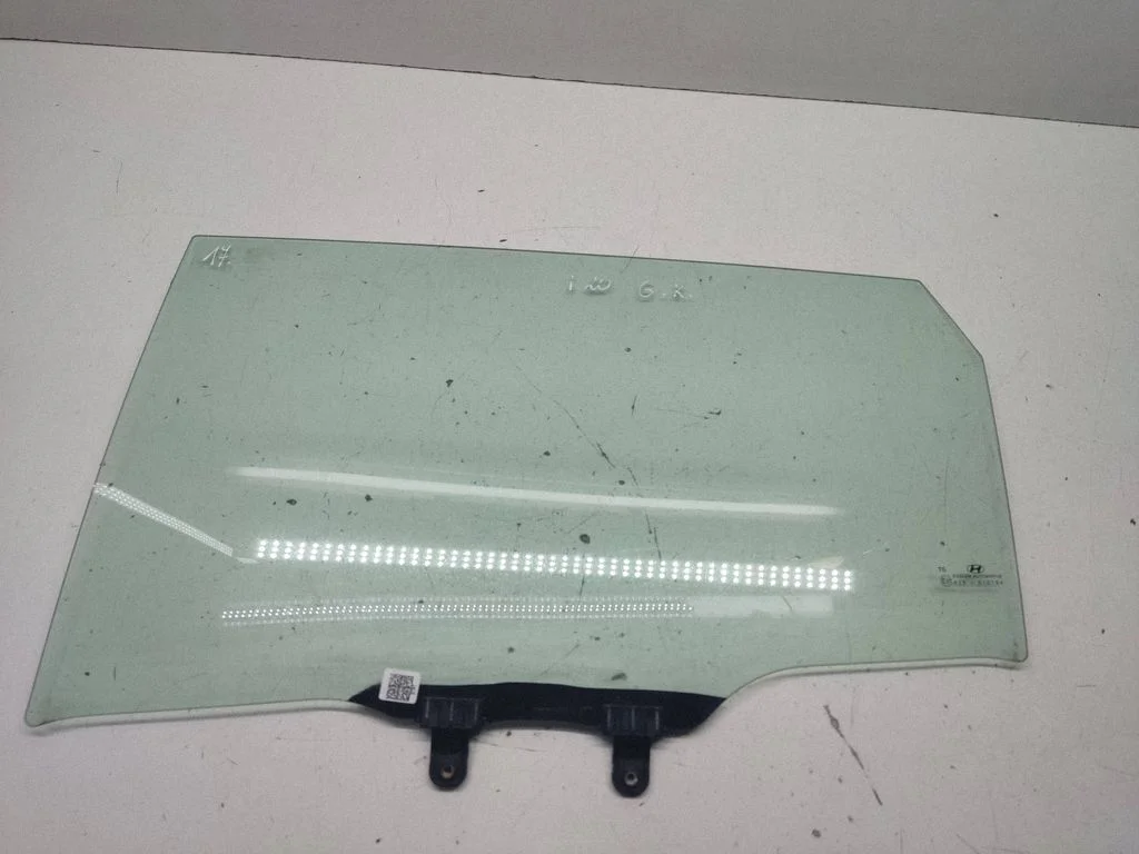 Rear door window glass 43R010194