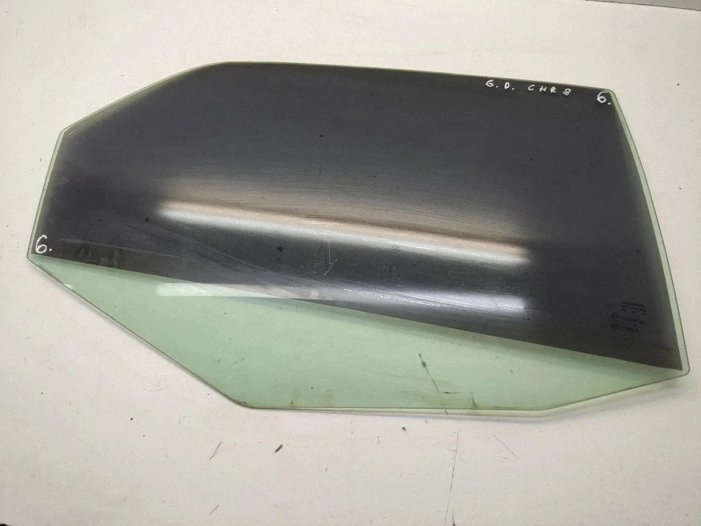 Rear door window glass 43R000262