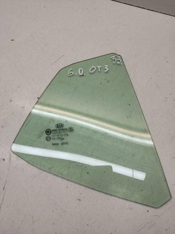 Rear vent window glass – KIA Optima (2010-2015)