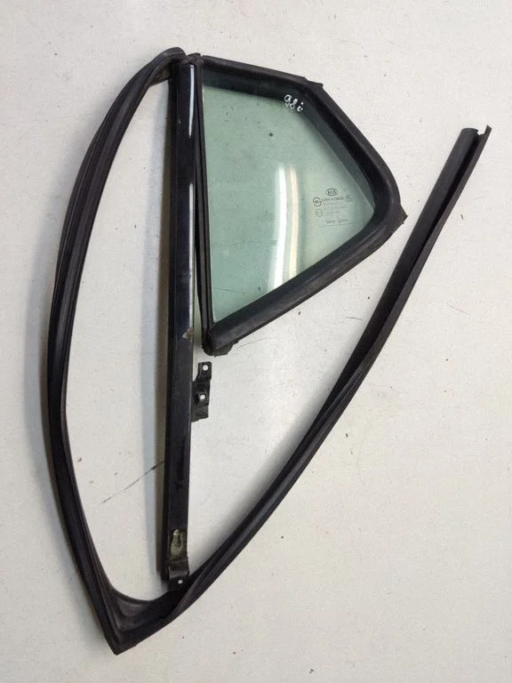 Rear vent window glass – KIA Optima (2010-2015)