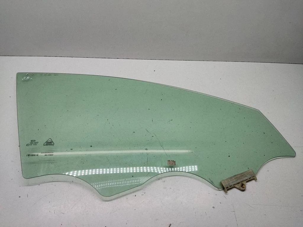 Front door window glass four-door 43R00390