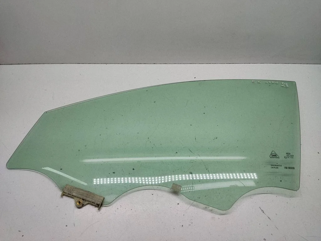 Front door window glass four-door 43R00390