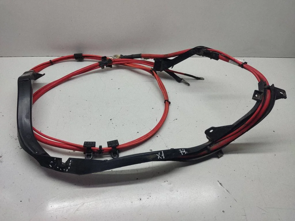 Przewód plusowy (akumulatora) – BMW X1 E84 (2009-2015)