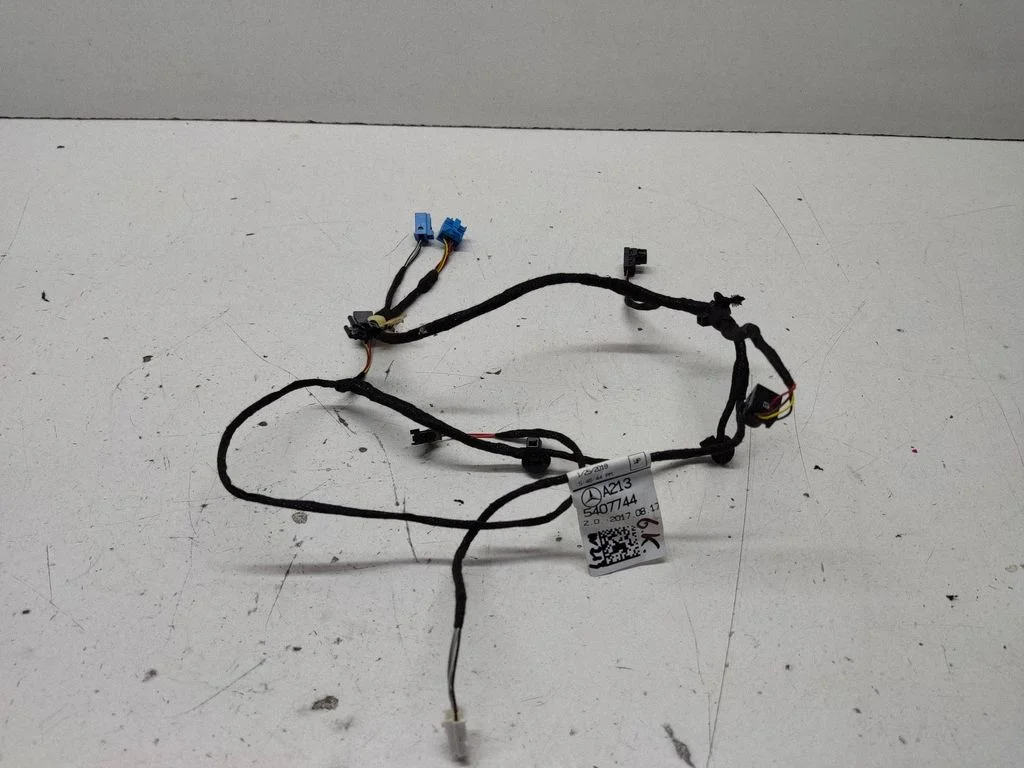Aizmugurējo durvju vadu instalācija – Mercedes-Benz E klase W213 (2016-)