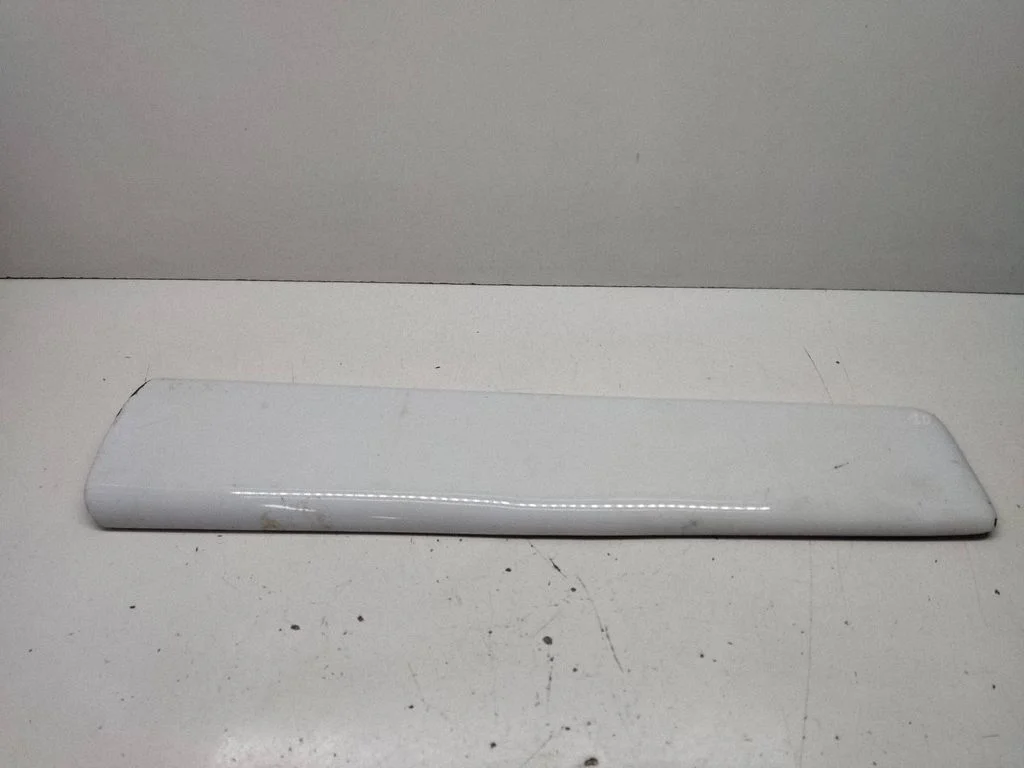 Esiukse liist (mold) 8200036088