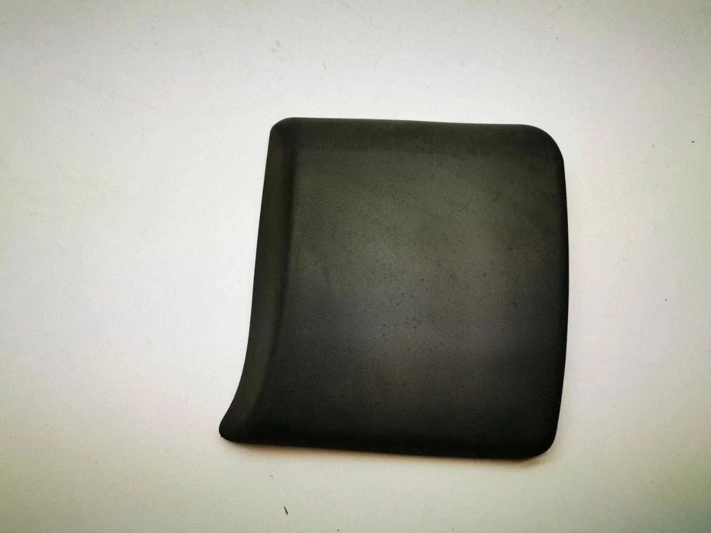 Esiukse liist (mold) 8200326370G