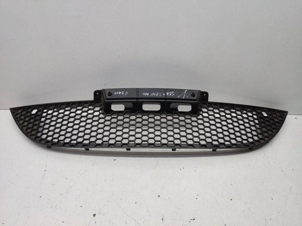 Front grill – Seat Leon (1P) (2005-2012)