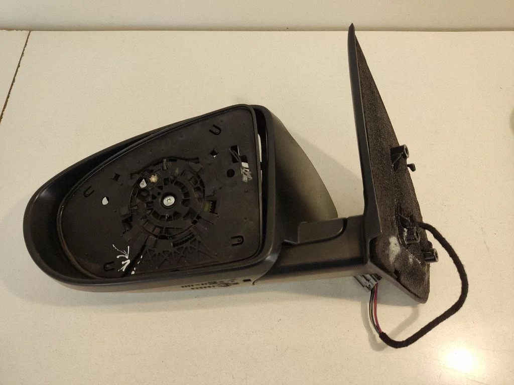 Välispeegli plastkate – Nissan Qashqai+2 (2008-2010)