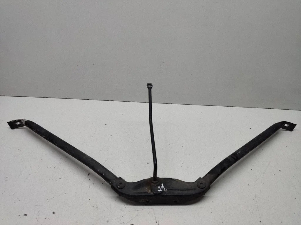 Radiatoru paneļa kronšteins – BMW 7. sērija E65 E66 (2001-2008)