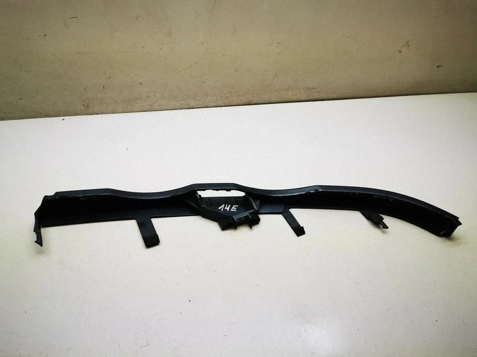 Under headlight/headlamp trim – BMW 3 Series E46 (1998-2005)