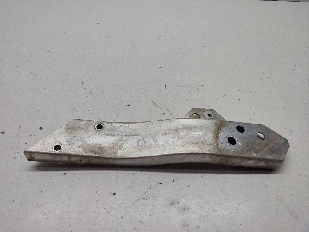 Radiator support slam panel bracket – Mercedes-Benz E-Class W213 (2016-)