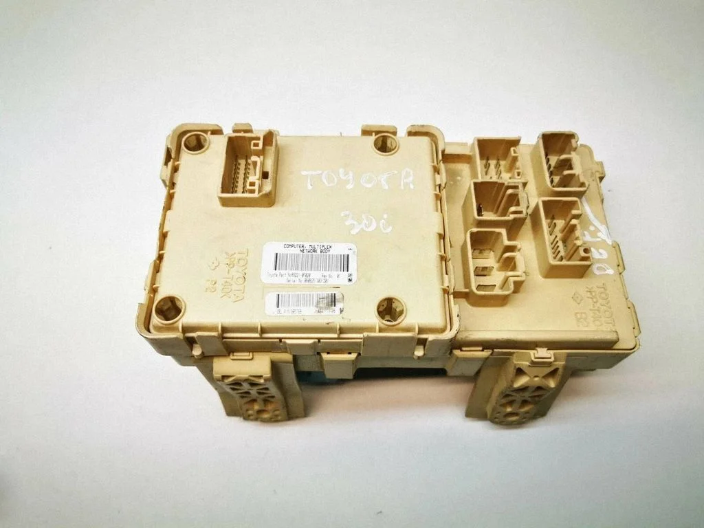 Kaitsmeplokk – Toyota Corolla Verso AR10 (2004-2009)