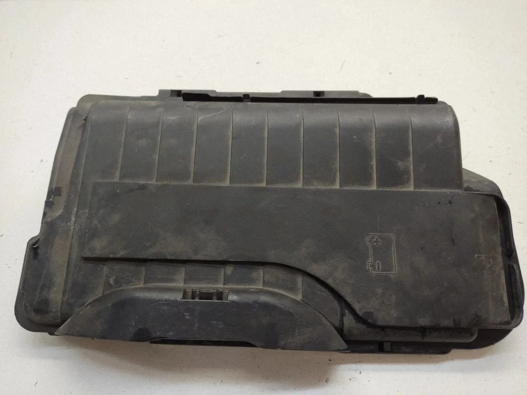Battery box tray cover/lid – Mercedes-Benz A-Class W176 (2012-2018)