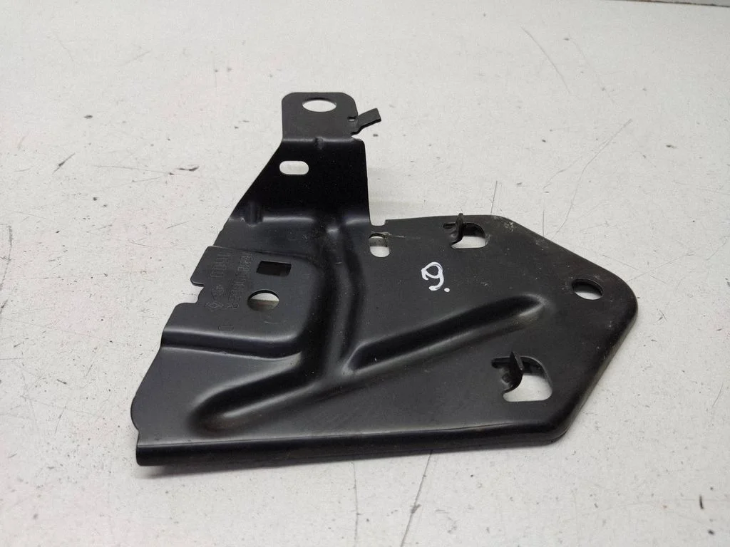 Other engine bay part 765890005R