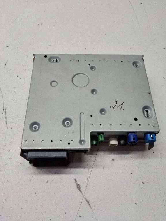 Radio/CD/DVD/GPS head unit 4M2035070H