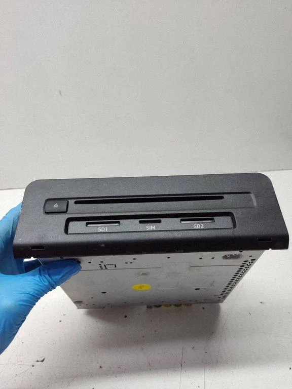 Radio/CD/DVD/GPS head unit – Audi Q5 SQ5 8R (2008-2017)