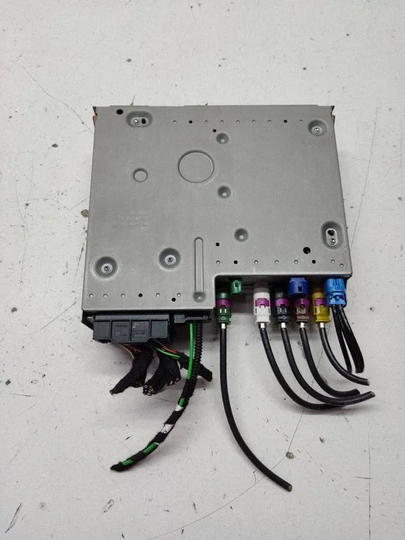 Radio/CD/DVD/GPS head unit 4M2035070C