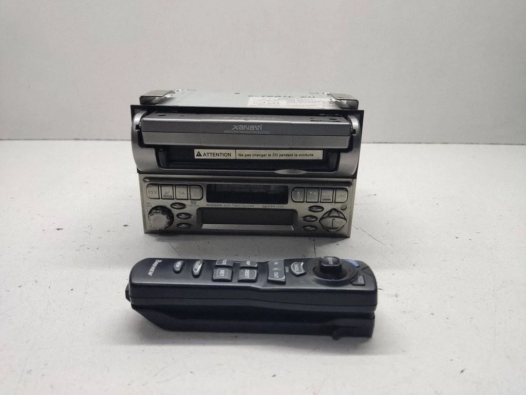 Radio, odtwarzacz CD/DVD, nawigacja B8200C9982