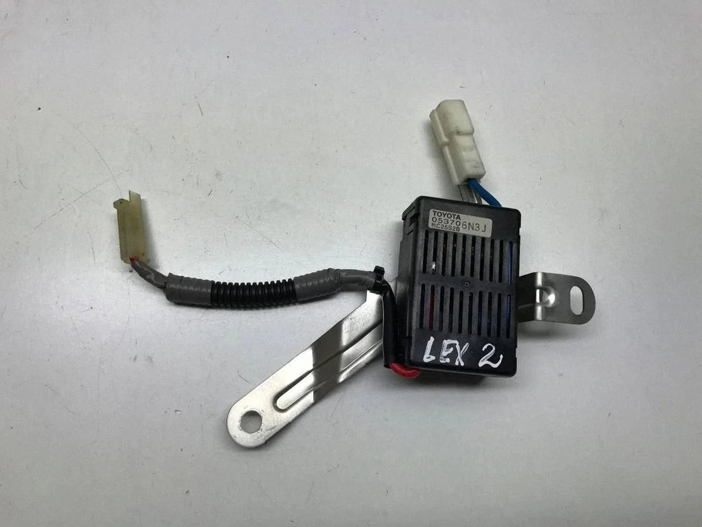 Aerial antenna amplifier – Lexus IS 220D-250-350 (2006-2013)