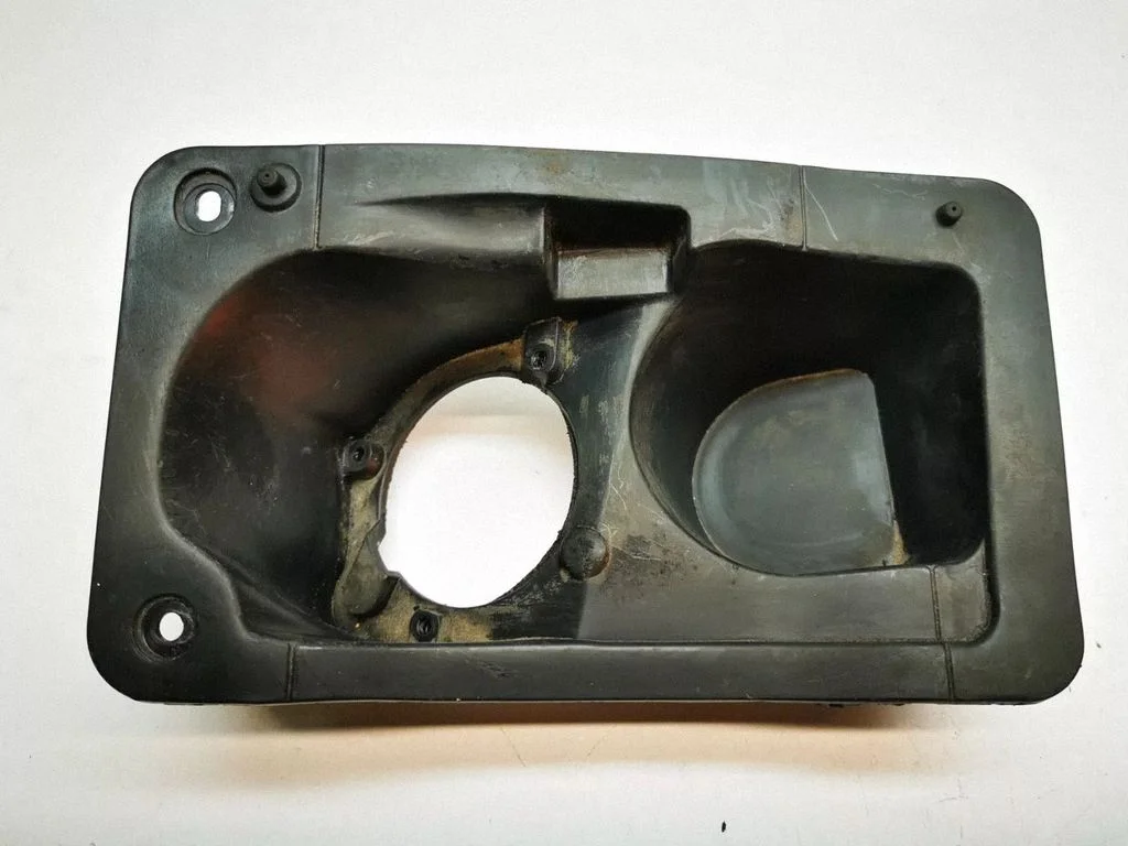 Fuel tank cap trim – Renault Trafic II (X83) (2001-2014)