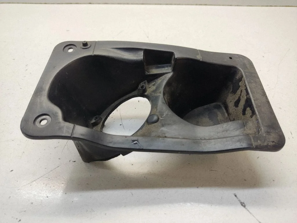 Fuel tank cap trim – Renault Trafic II (X83) (2001-2014)