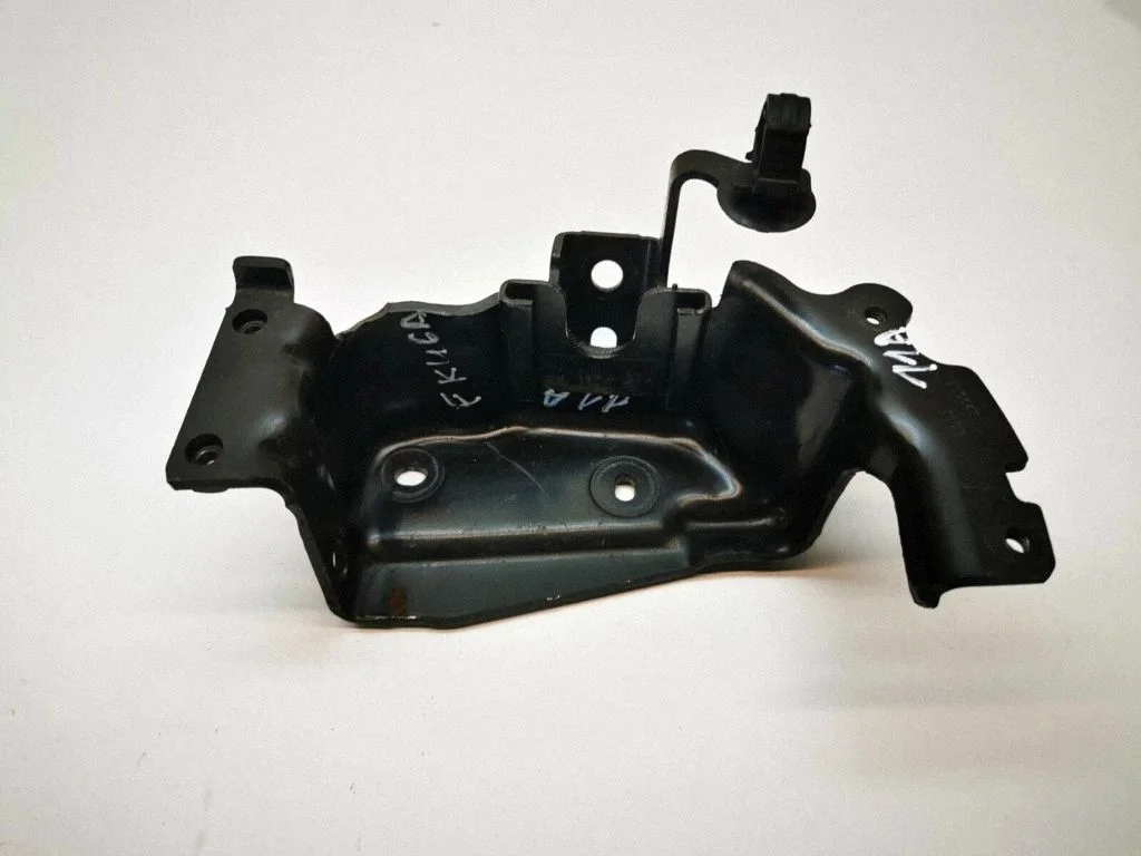 Kütusefiltri hoidik – Ford Kuga I (2008-2012)