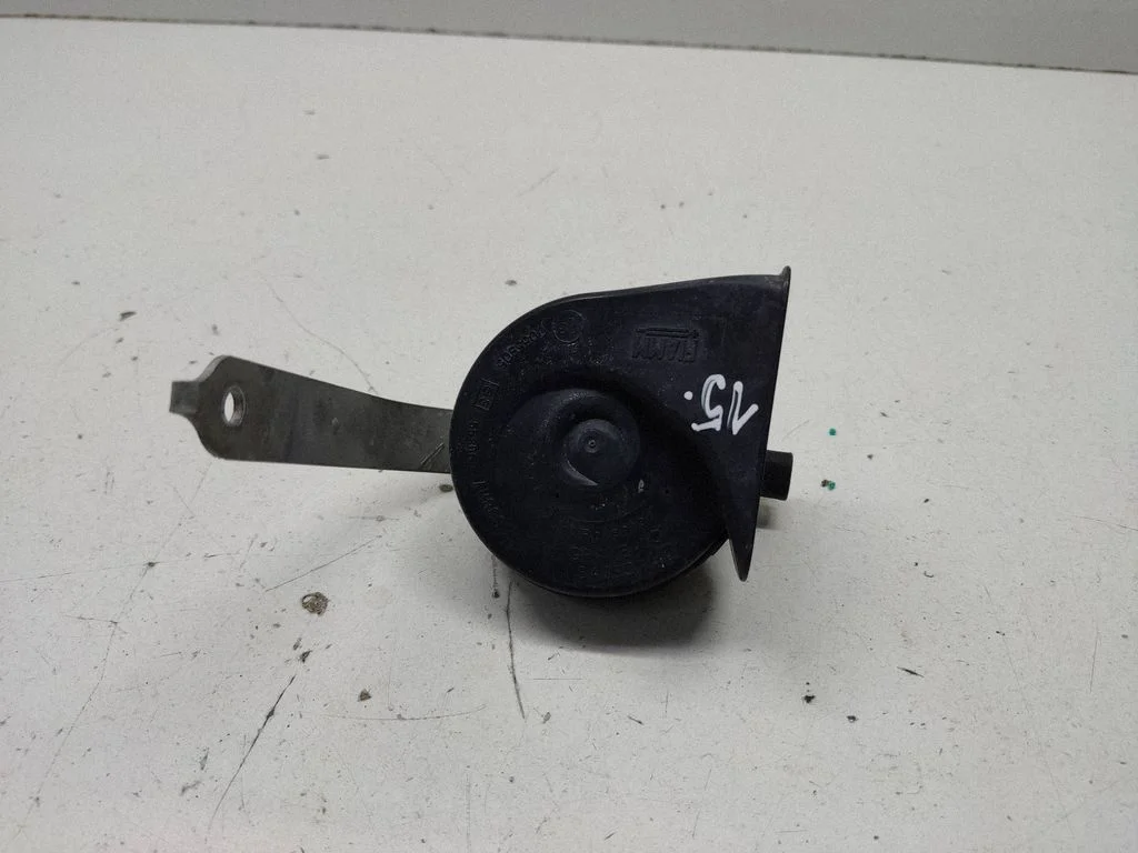 Horn signal – BMW 7 Series E65 E66 (2001-2008)