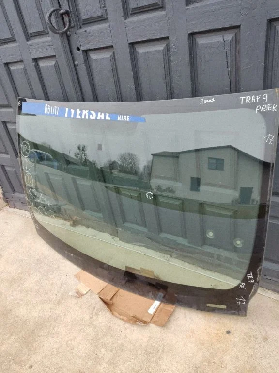Front windscreen/windshield window – Renault Trafic II (X83) (2001-2014)