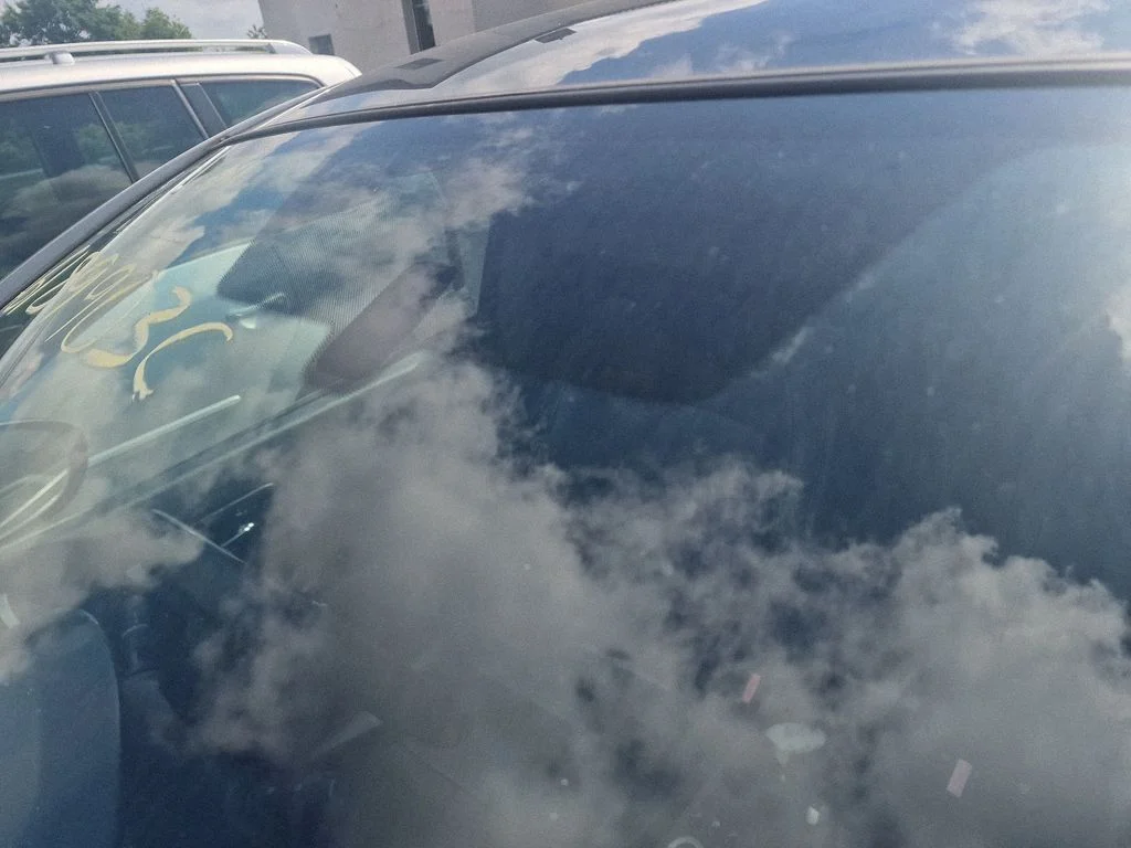 Front windscreen/windshield window – Nissan Qashqai+2 (2008-2010)