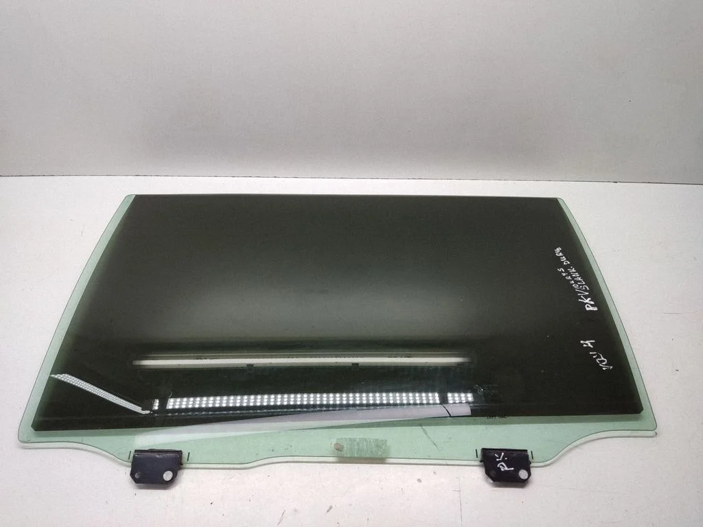 Sliding door window/glass – Chrysler Grand Voyager V (2007-2015)