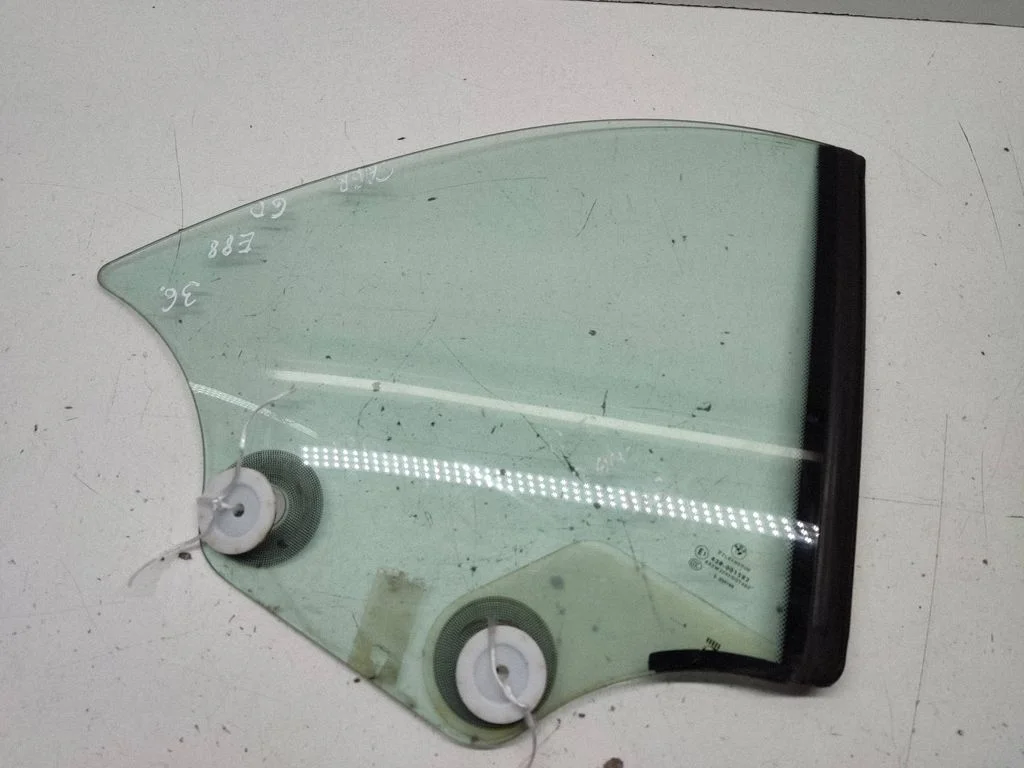 Rear side window 43R001582