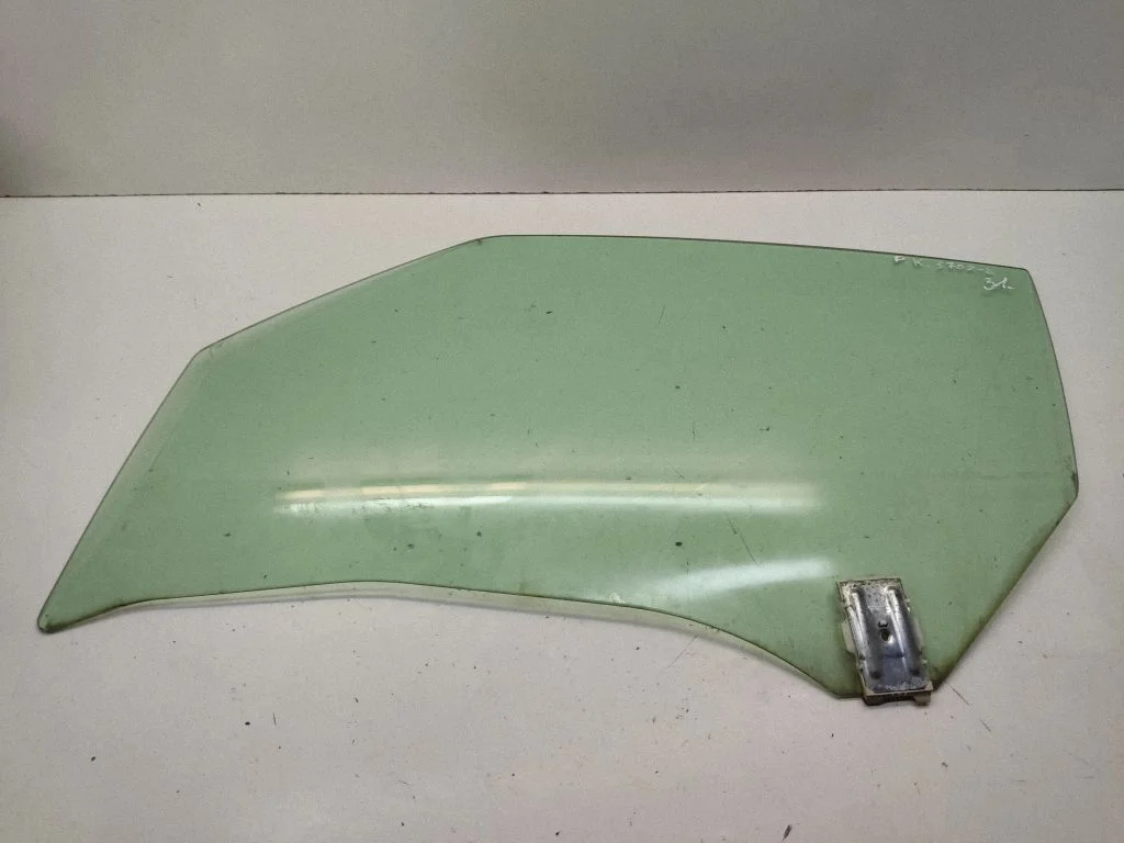 Front door window/glass (coupe) – Nissan 370Z (2009-2020)