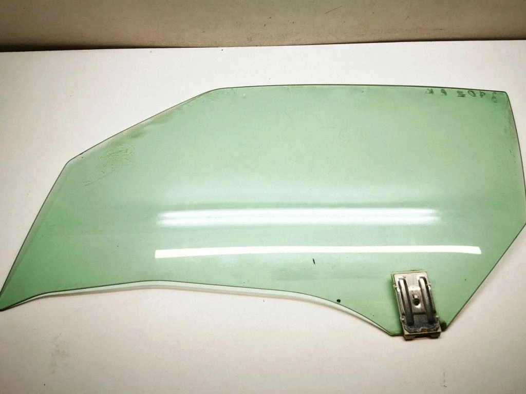 Front door window/glass (coupe) – Nissan 370Z (2009-2020)