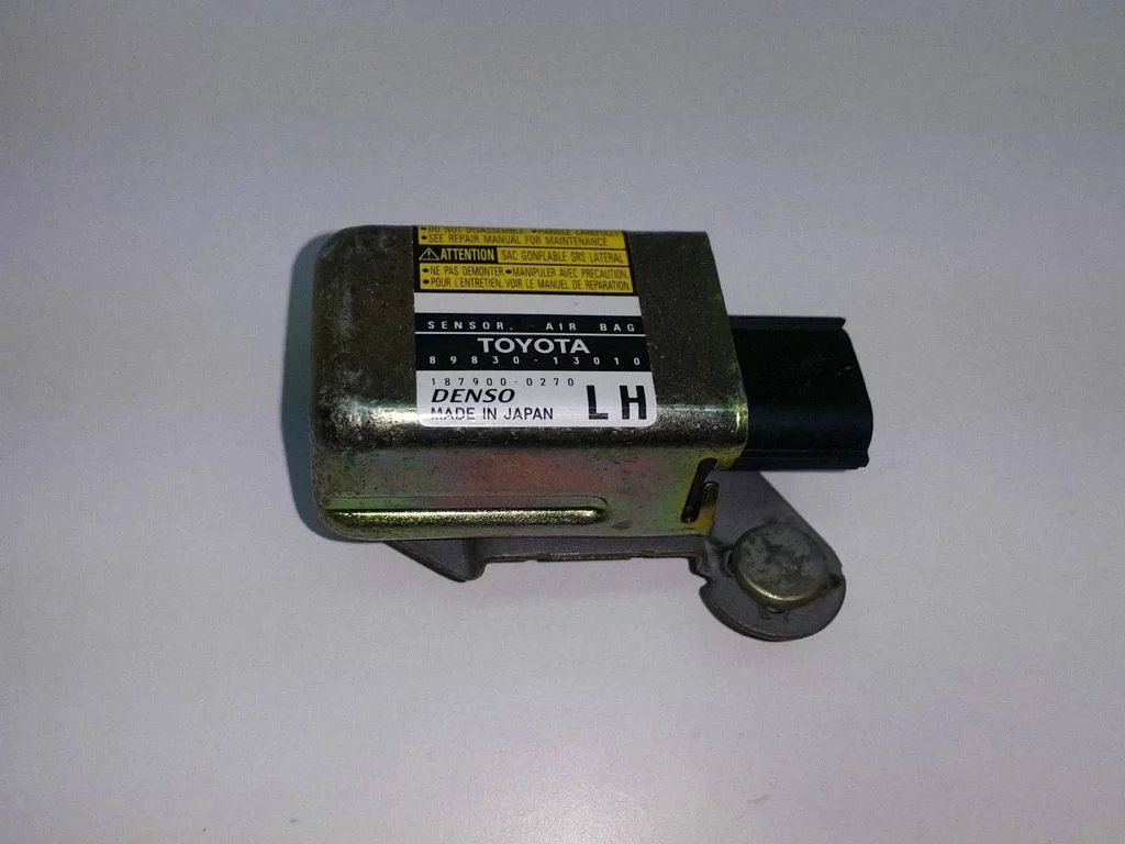 Turvapadja löögiandur 8983013010