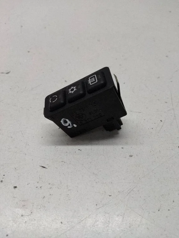 Windscreen/window heater switch 8371020