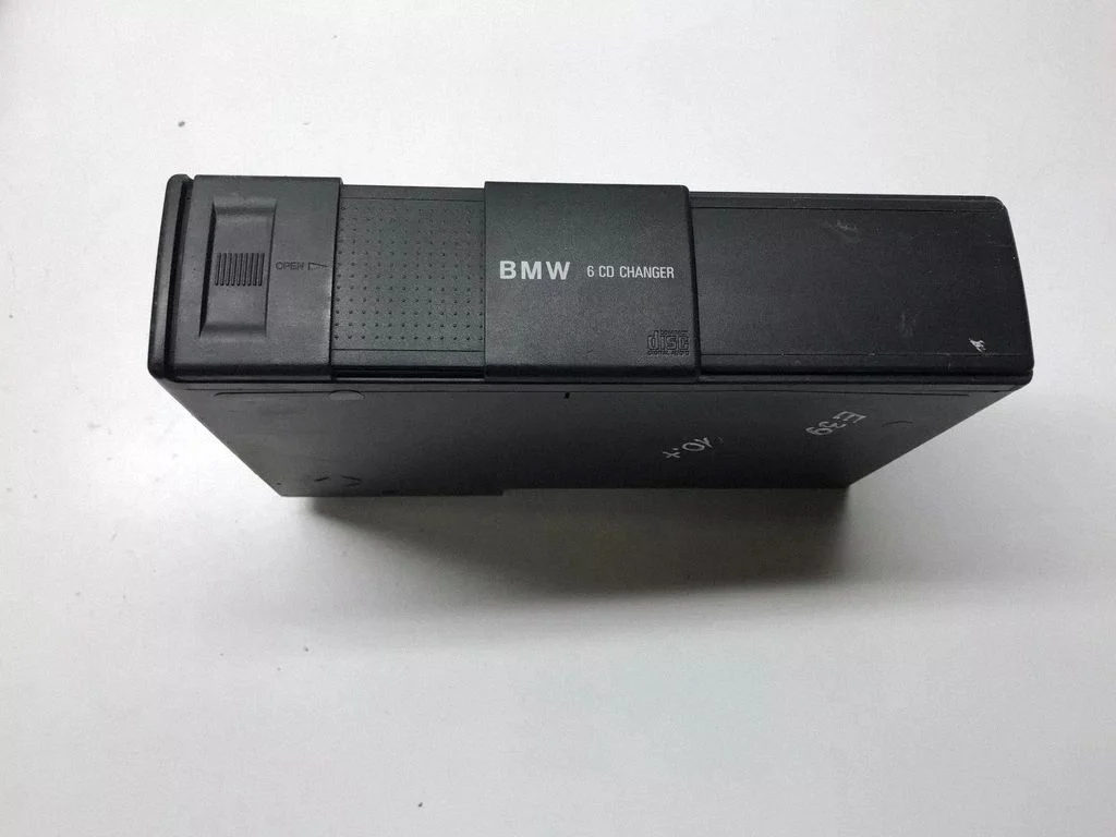 CD/DVD changer – BMW 5 Series E39 (1996-2003)
