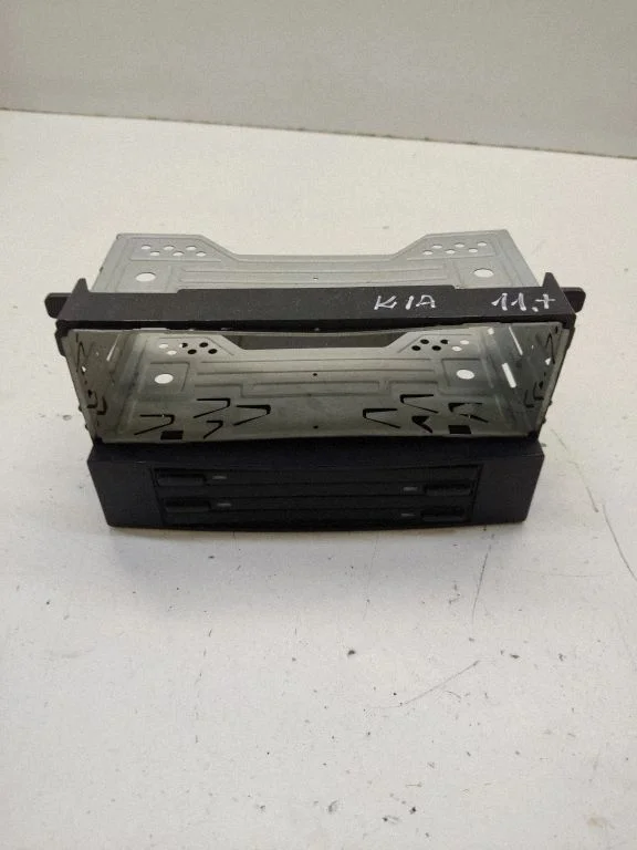 CD/DVD changer – KIA Sportage (2005-2010)