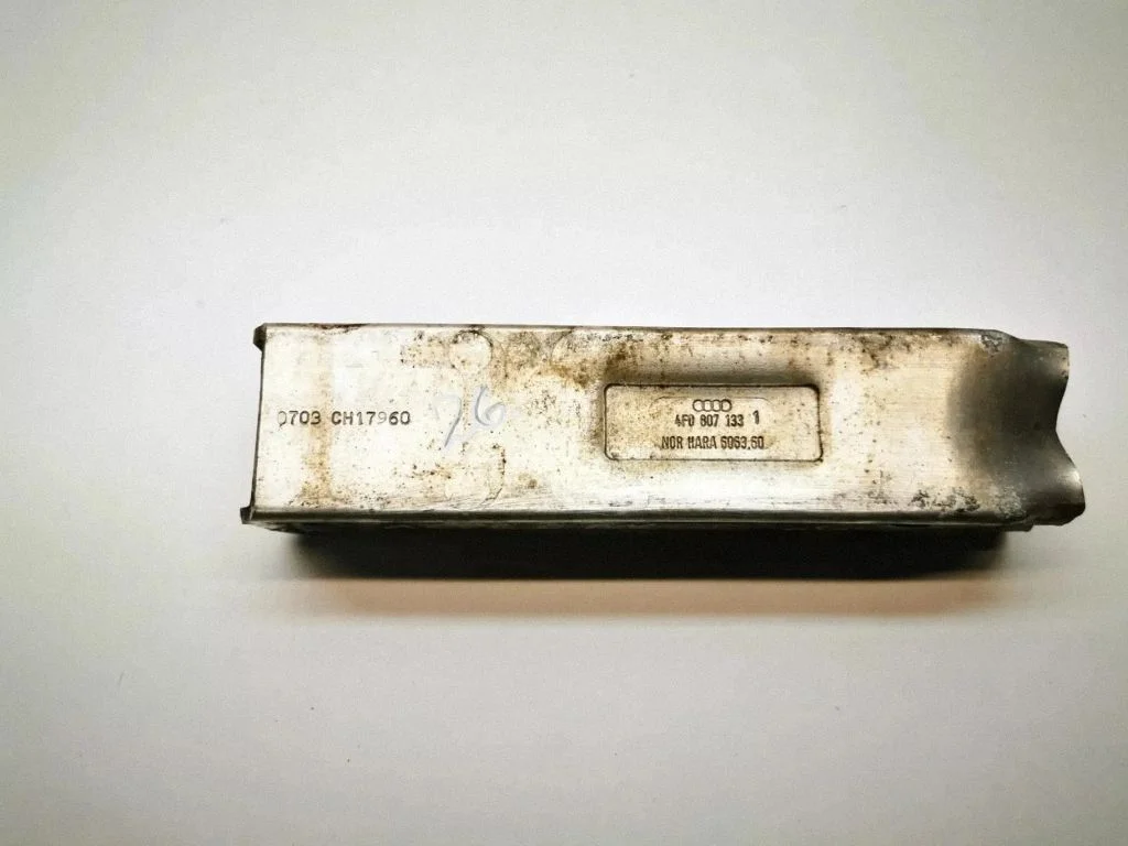 Front bumper shock/impact absorber 4F0807133
