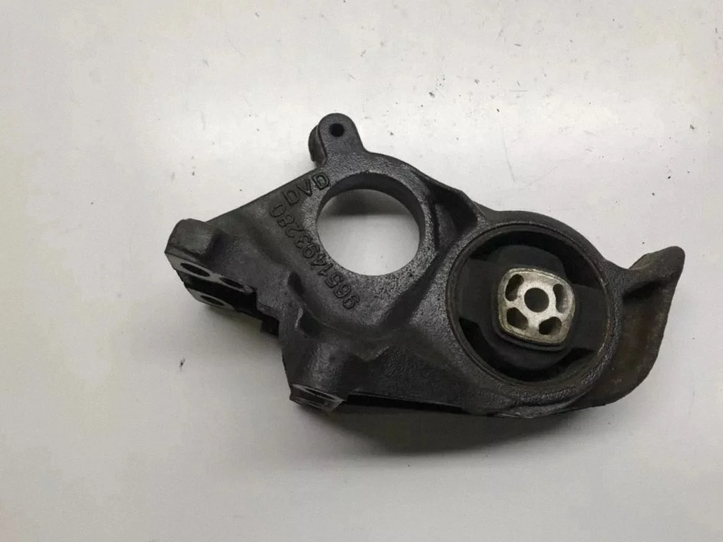 Driveshaft support bearing bracket – Peugeot 308 (2007-2013)
