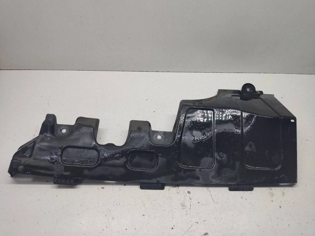 Rear underbody cover/under tray 86676Q0GA0