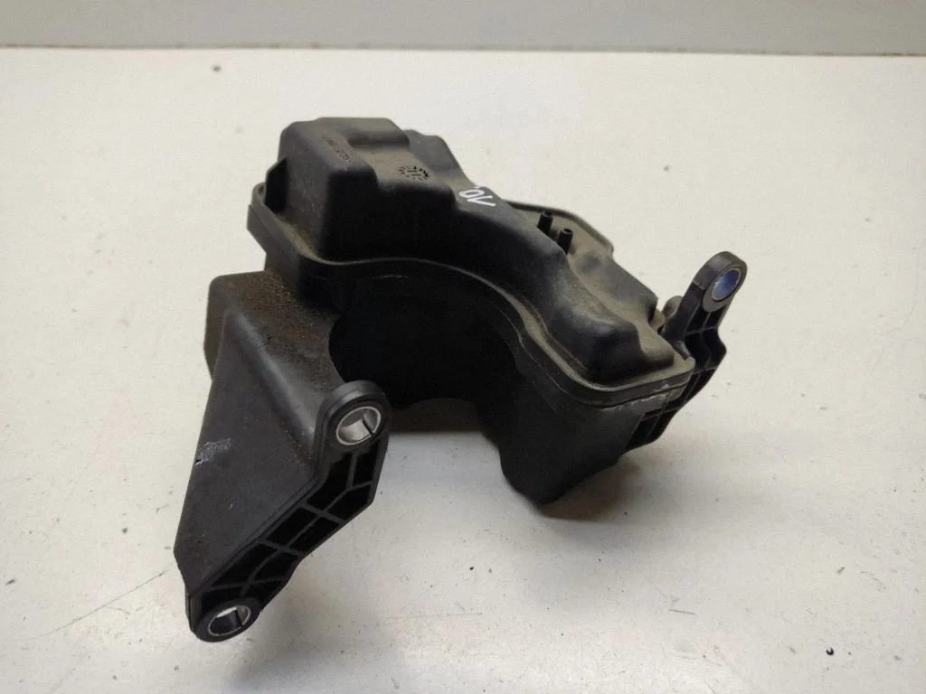 Vacuum air tank 7560916
