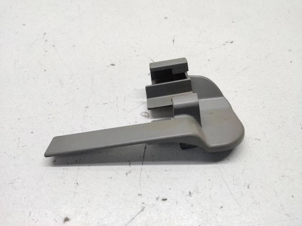 Front passenger seat rail trim 7007700