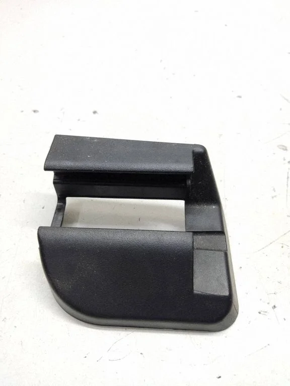 Front passenger seat rail trim – Mercedes-Benz ML-Class W164 (2005-2011)